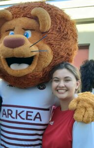 Eglantine Arnaud avec mascotte